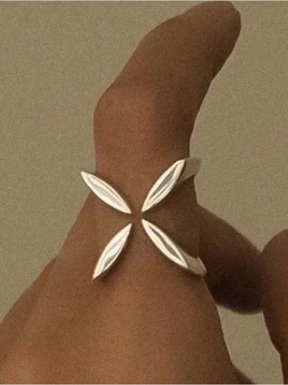 Peliah Stainless Steel w/ 18k white gold plating! X Cross ring Size 7. NWOT